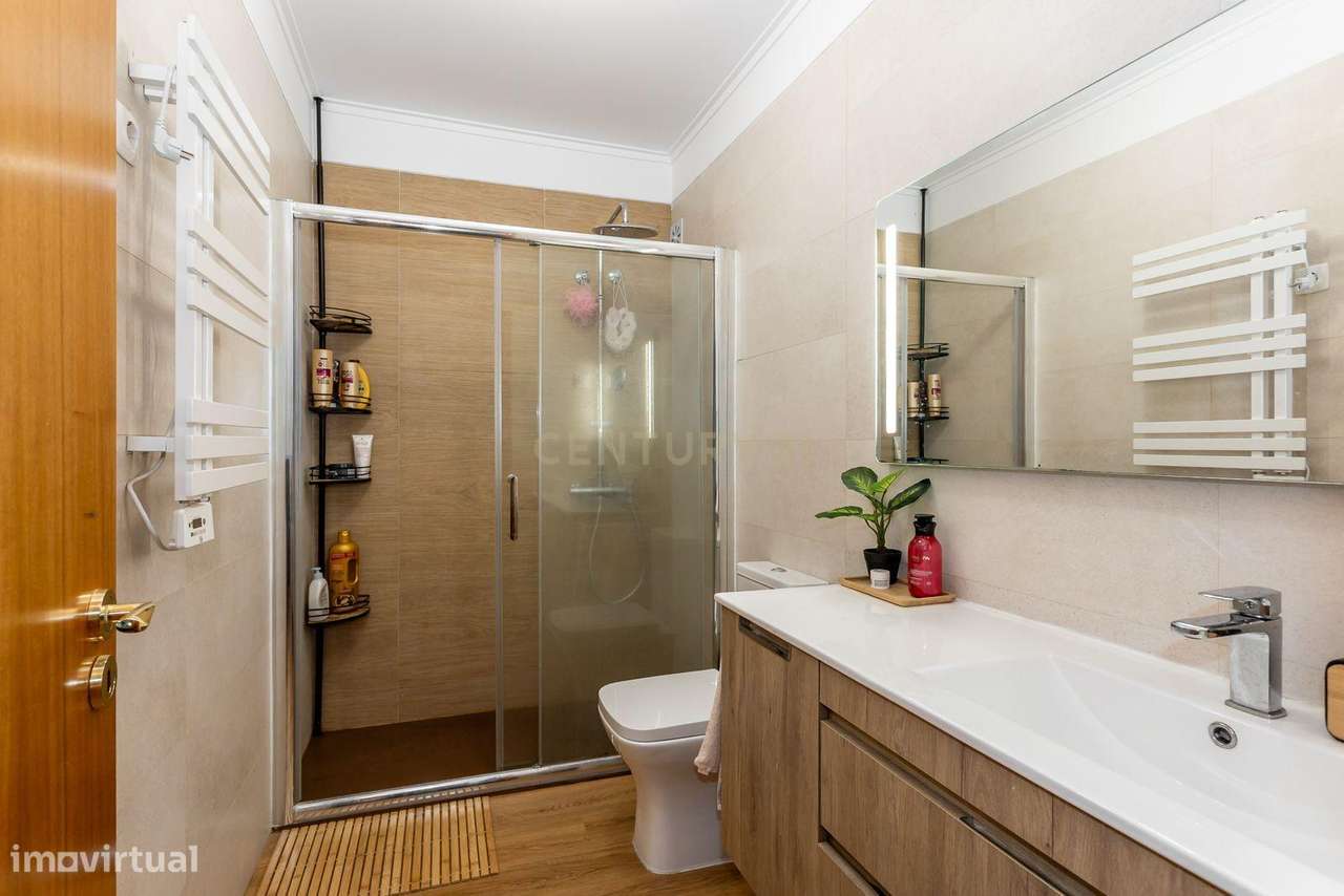 Apartamento T3 Remodelado com Arrecadação e Parqueamento-20