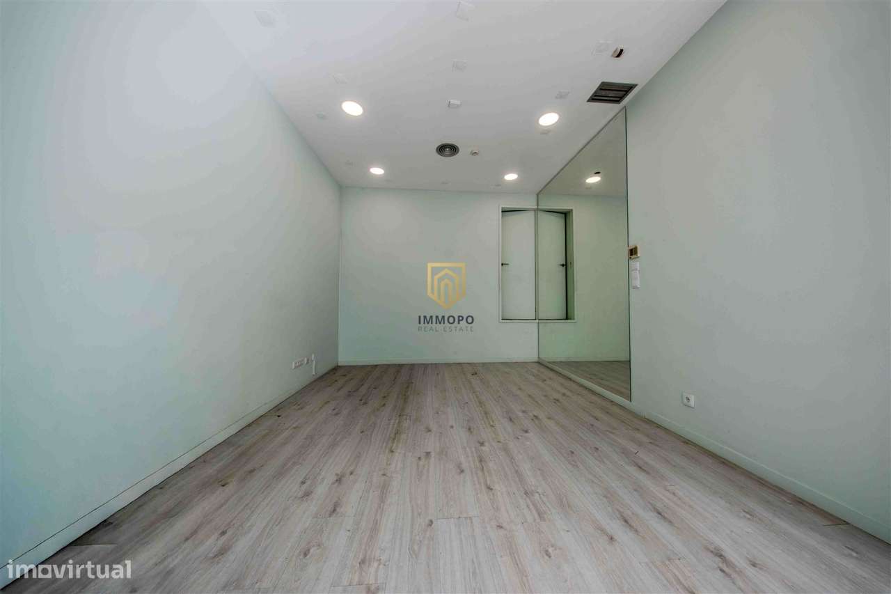 Loja , Porto, Matosinhos / Venda / 205.000€-1