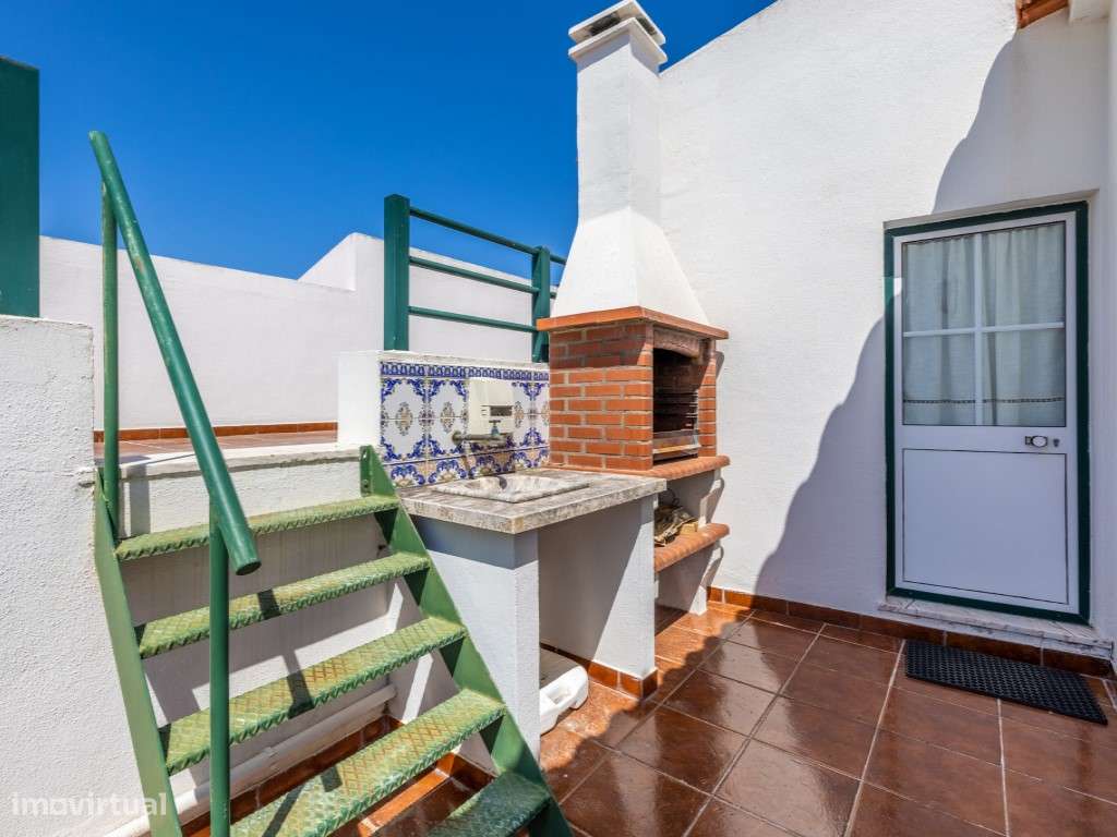 Moradia Triplex com Vista Mar e Terraço Privativo no Coração da Naz...-23