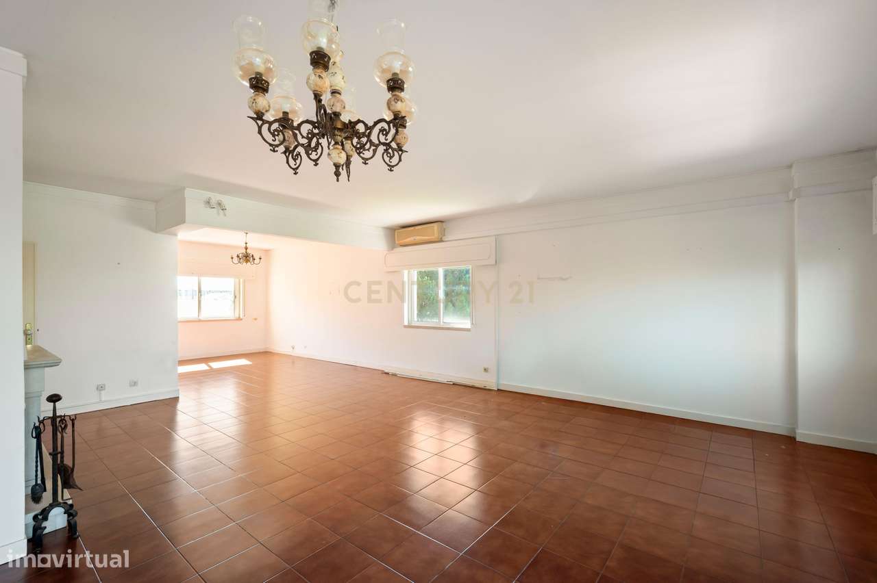 Apartamento T3 localizado na Alapraia, em S. J. do Estoril - Grande imagem: 5/18