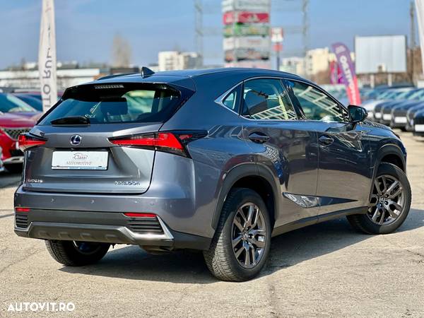 Lexus Seria NX - 9