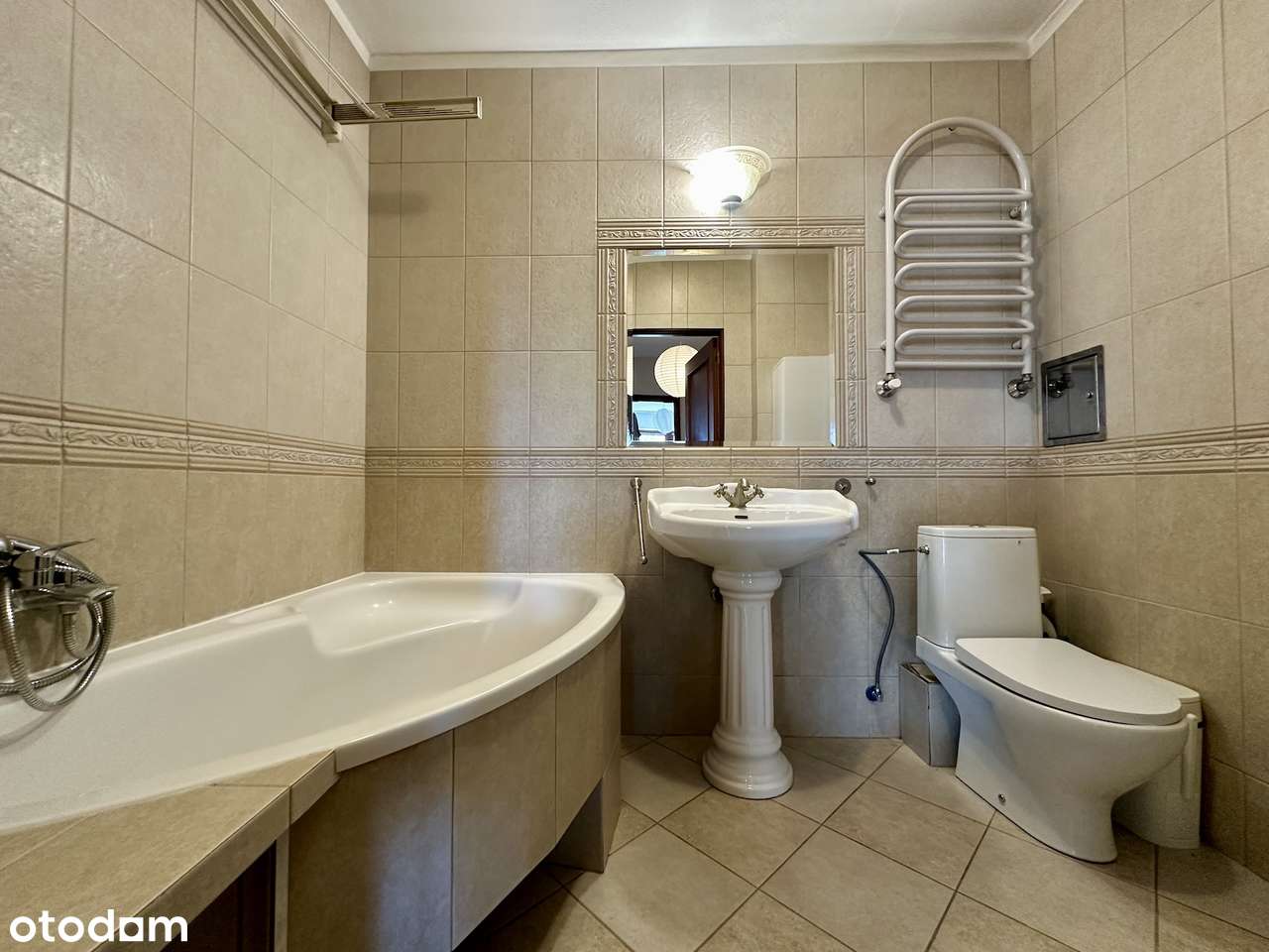 Przestronne mieszkanie 3 pokojowe w samym sercu Sadyby-6