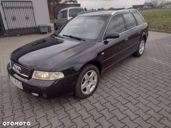 Audi A4 Avant 2.5 TDI - 1