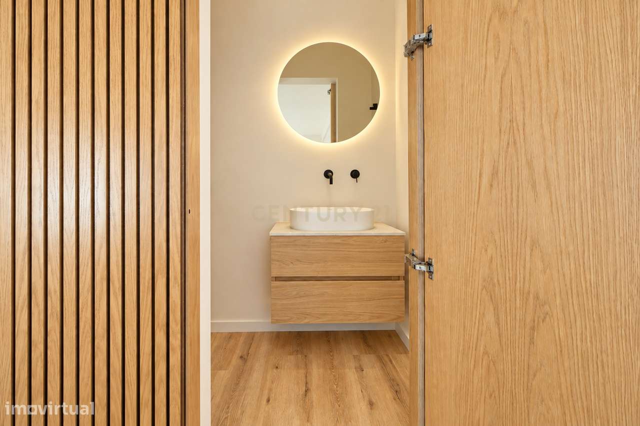 Espectacular Apartamento T3, totalmente remodelado, no centro do Monti-19