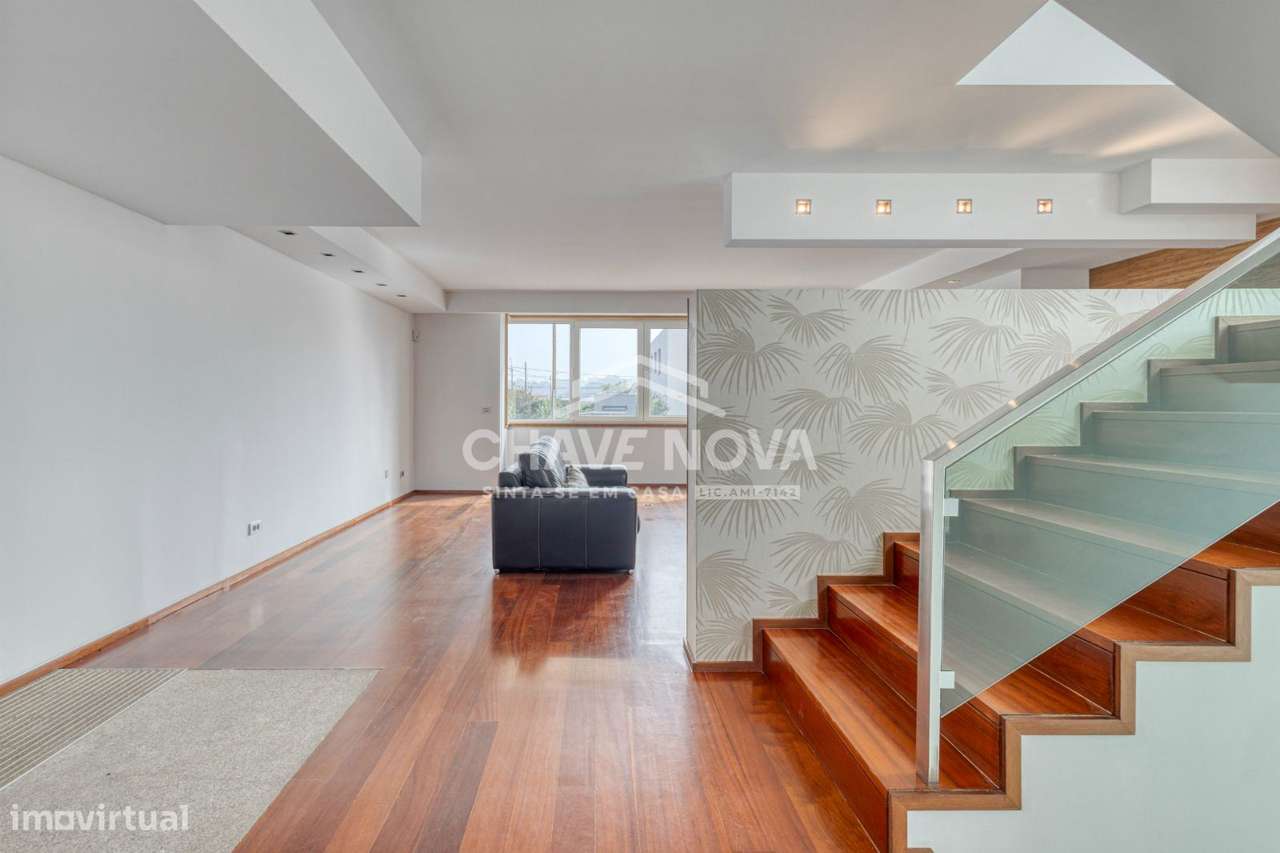 Moradia Isolada T3 c/ Jardim e Piscina em Canidelo (Praias) - Grande imagem: 5/25