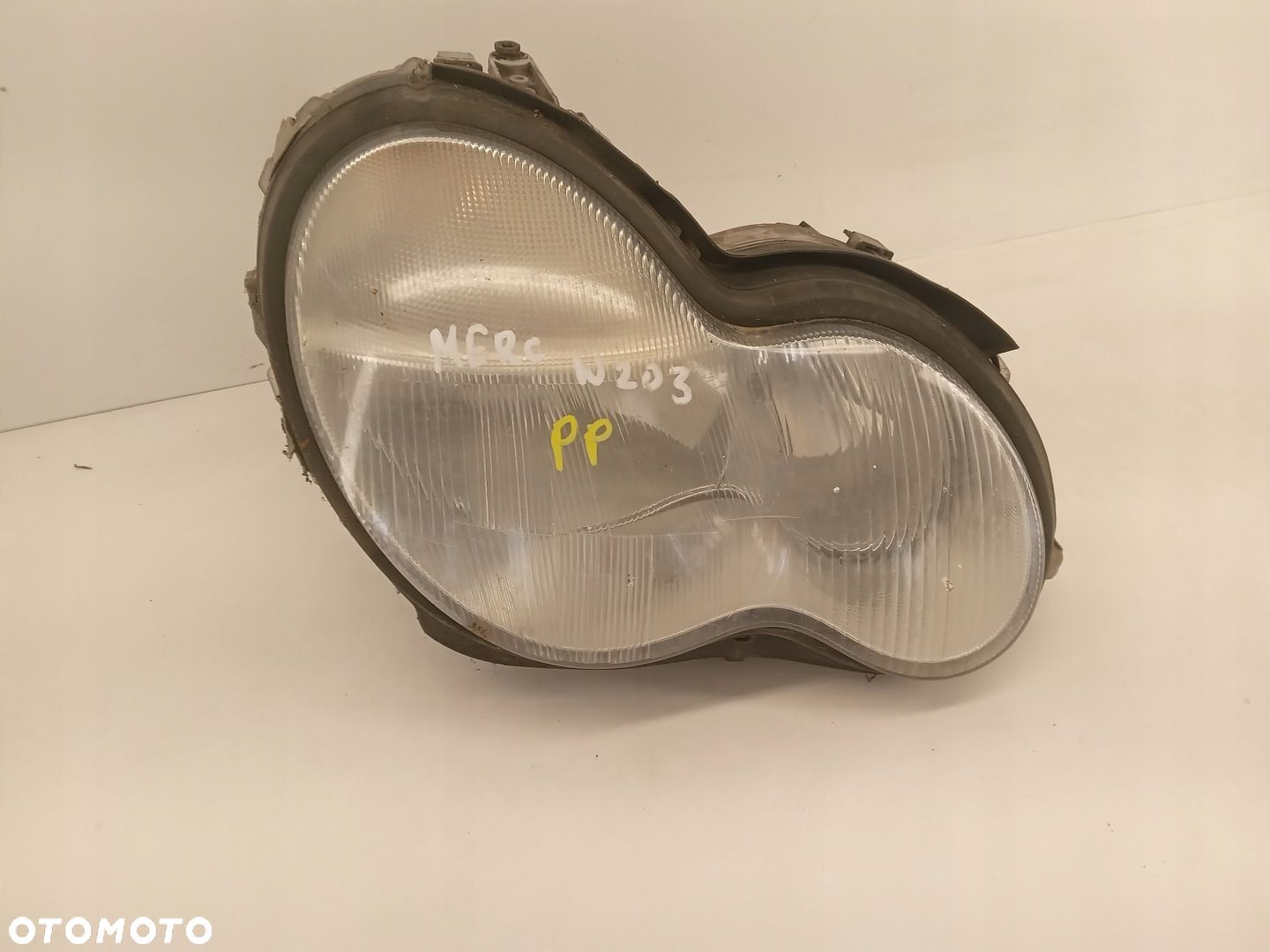 LAMPA PRAWA PRZEDNIA MERCEDES C-KLASA W203 - 1