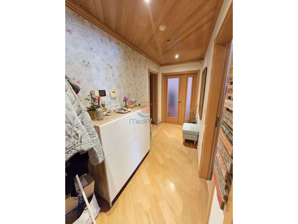 Apartamento T4 (potencial para Duplex) c/ 2 Parqueamentos e Arrecad... - Grande imagem: 4/38