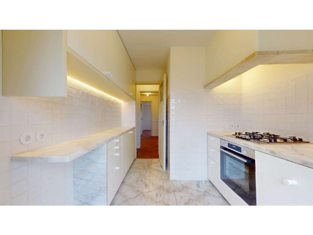 Apartamento T2 Remodelado na Ajuda - Grande imagem: 4/23