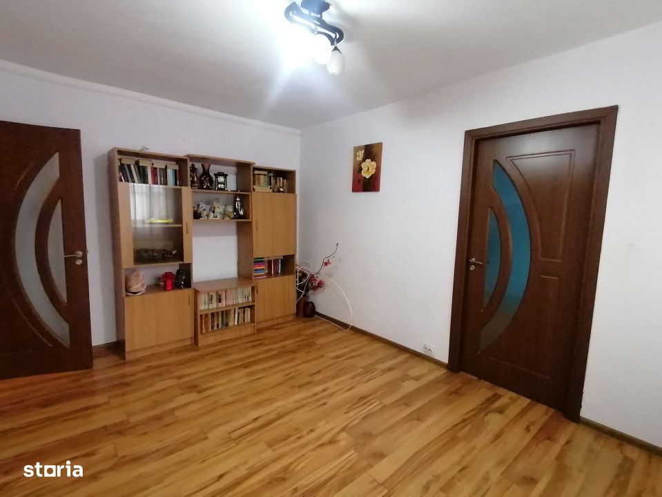 Apartament 2 camere, nedecomandat, renovat, Bariera Bucuresti