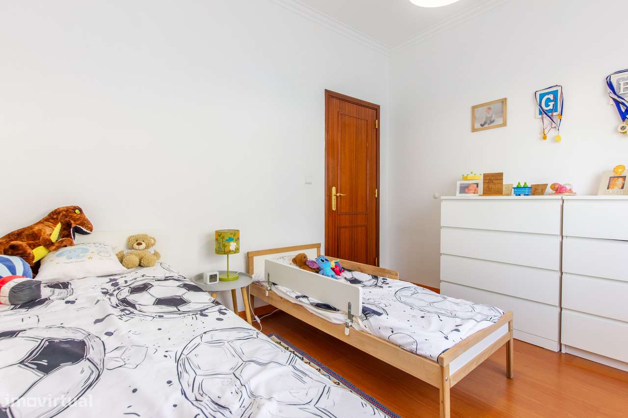 Quinta do Conde – Moradia Geminada de 4 assoalhadas c/ garagem-8