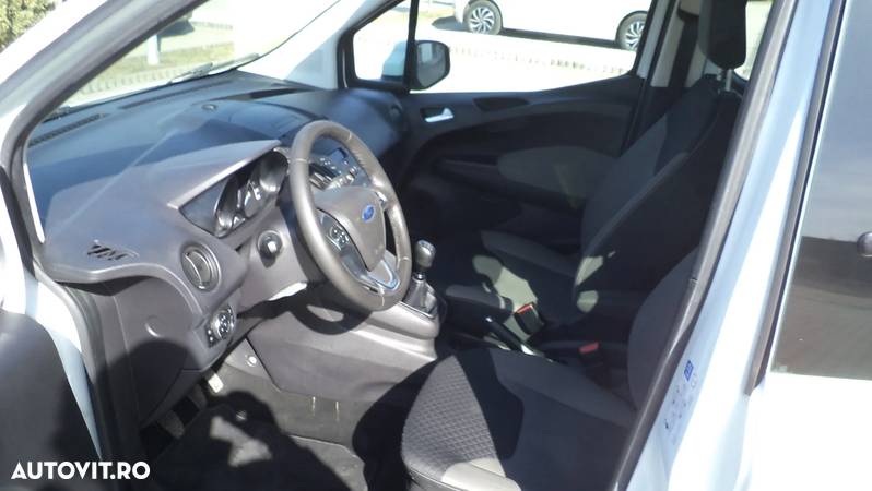 Ford Tourneo Courier - 13