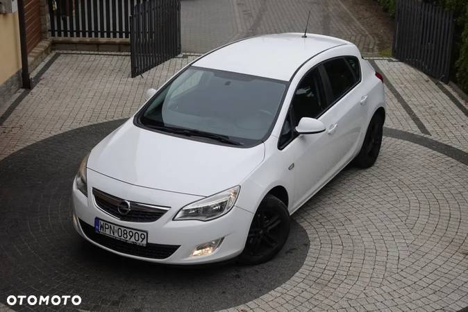 Opel Astra - 16