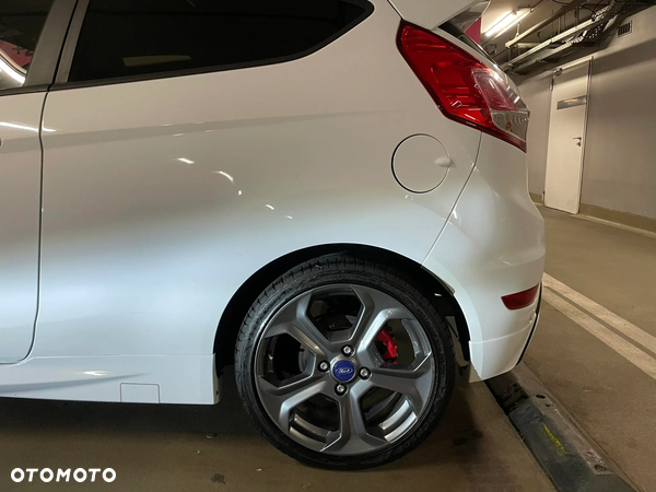 Ford Fiesta ST2 - 12