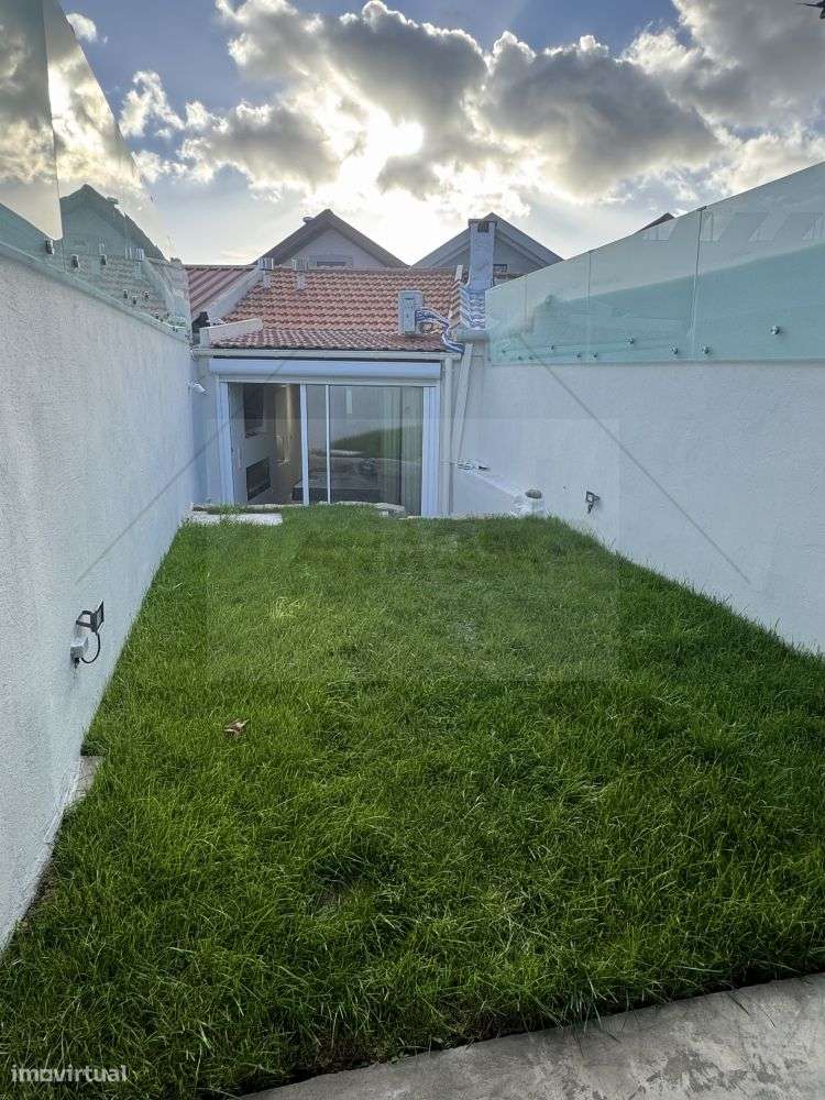 NOVO Moradia Geminada de Alta Qualidade com Jardim/mobilia — Arrabid-19