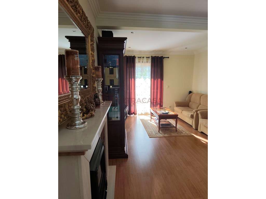 Vende-se Moradia V4 renovada com terraço, churrasqueira e horta a 5...-19
