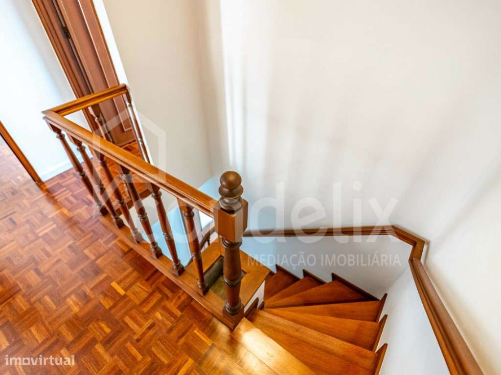 Duplex T6 para venda no Candal, Vila Nova de Gaia-19