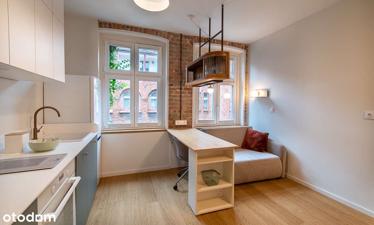 Nietuzinkowa kawalerka na zabytkowym Nikiszowcu-8