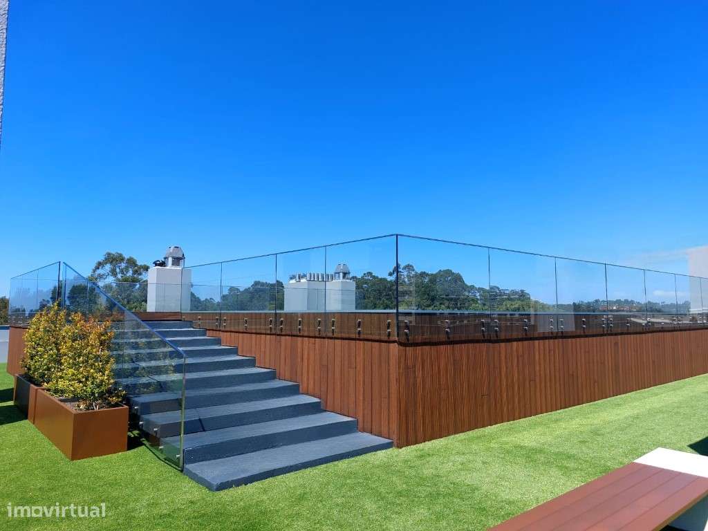 Apartamento T4 com 2 frentes, novo, com churrasqueira; piscina e pl...-10