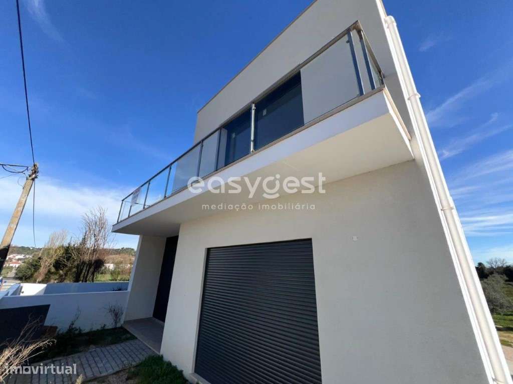 Fantástica moradia em fase de acabamentos, no centro de Ourem - Grande imagem: 4/60