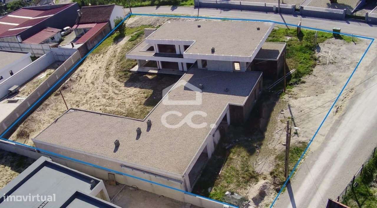 Moradia de Luxo T5 com Piscina | Costa de Prata-12