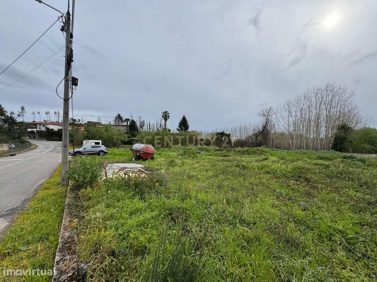 Terreno Urbano em Águeda - Perto de Estradas e Serviços - Grande imagem: 2/14