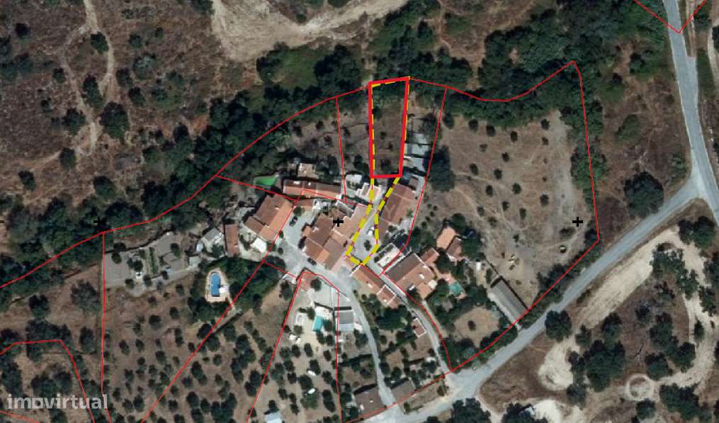 Moradia Térrea com Terreno de 950 m² a Apenas 8 km de Évora-52