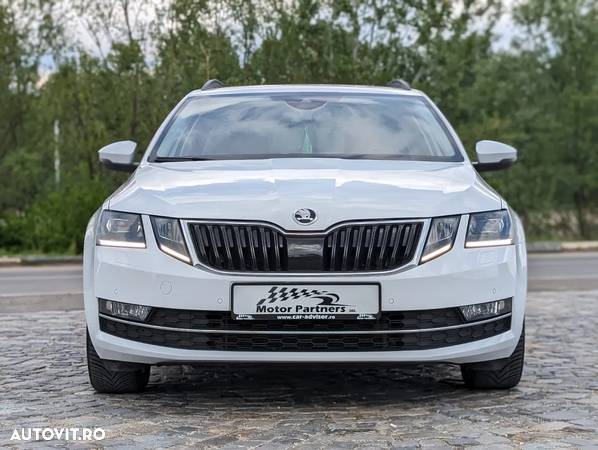 Skoda Octavia 2.0 TDI ELEGANCE DSG - 3