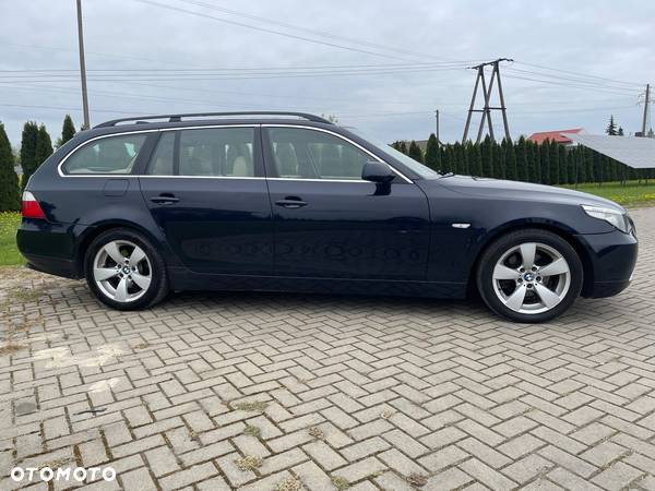 BMW Seria 5 525d - 12