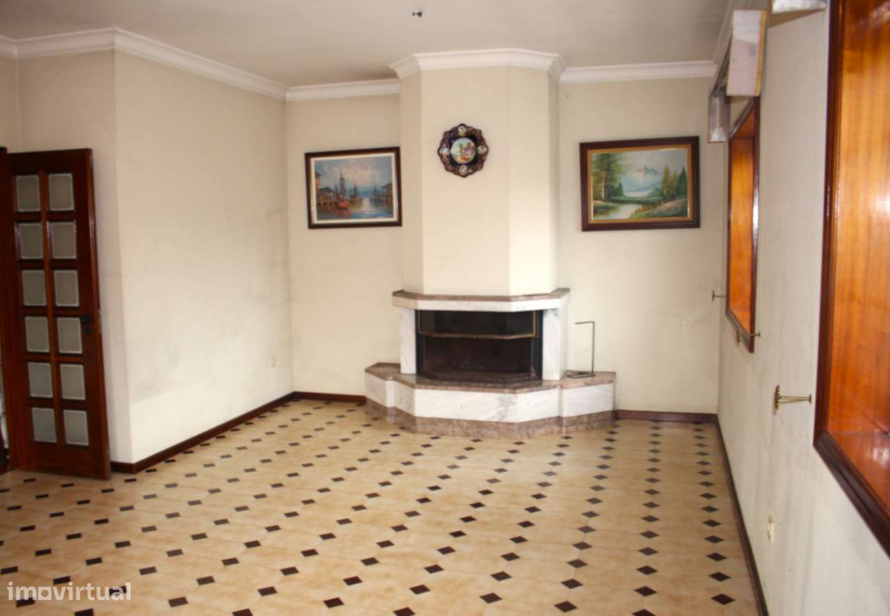 Moradia T3 com garagem, jardim e excelente localização - Grande imagem: 5/33