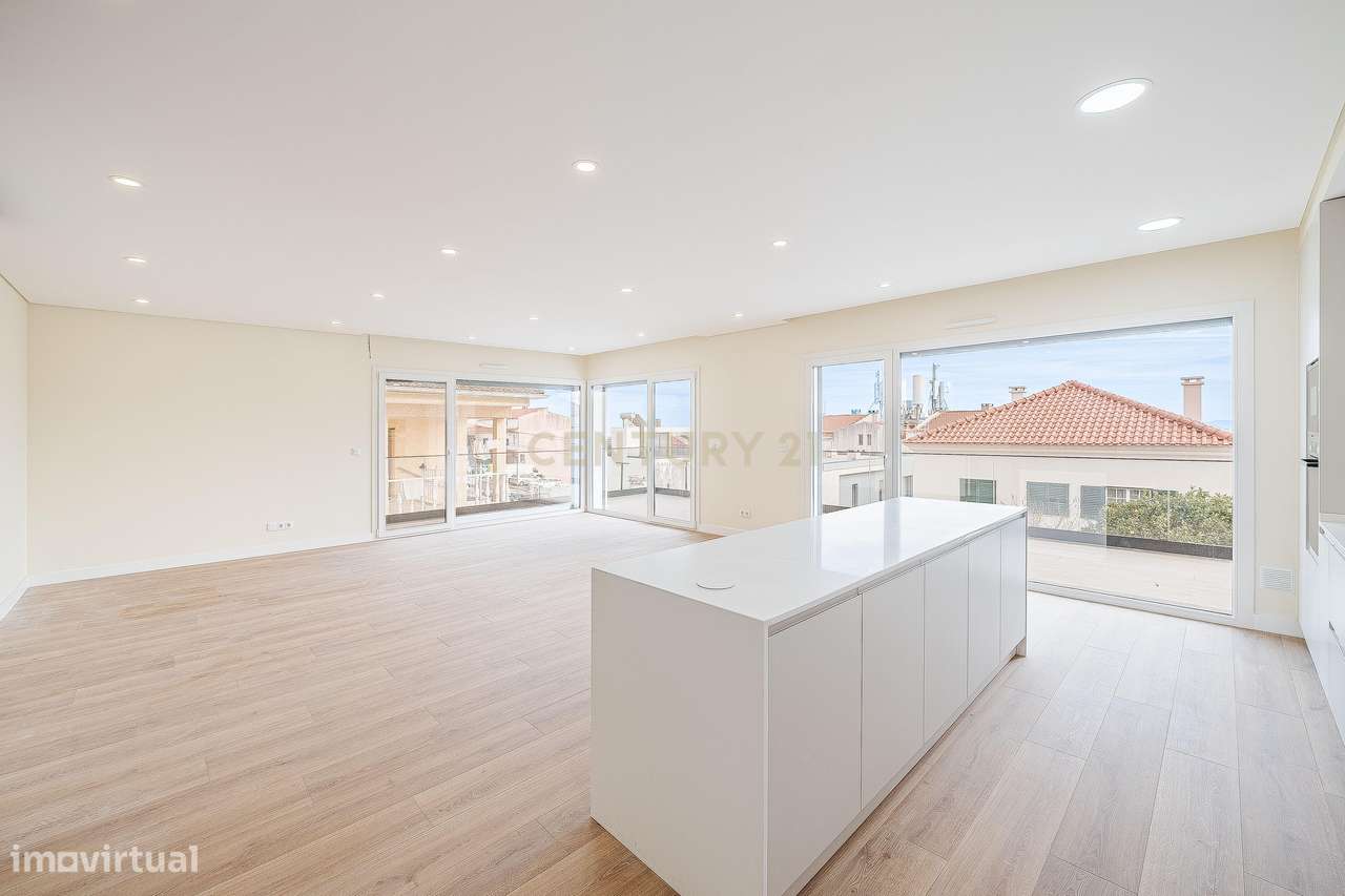 Moradia T4+1 Contemporânea com Piscina-7