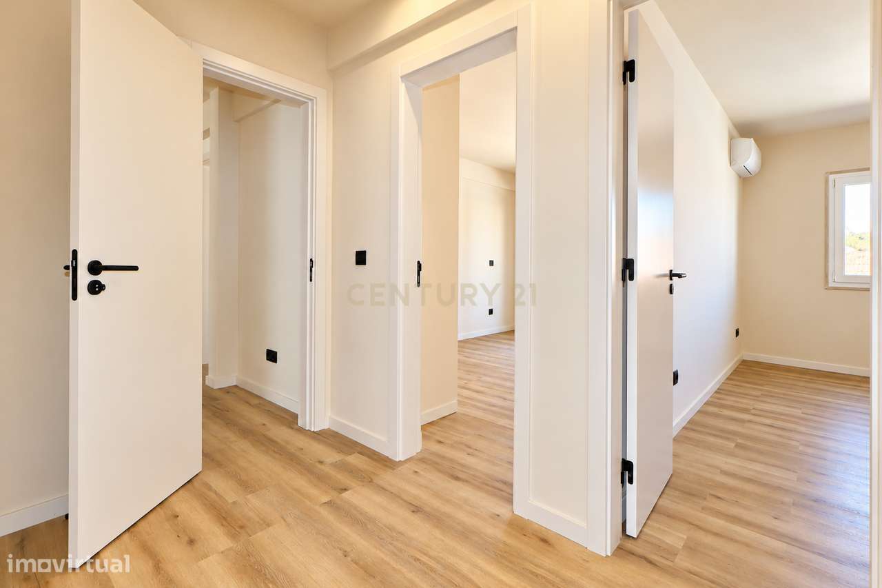 Espectacular Apartamento T3, totalmente remodelado, no centro do Monti-24