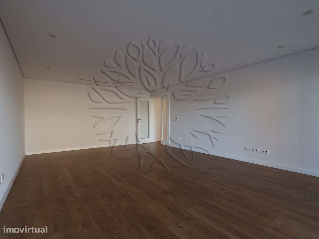 Apartamento T3 usado como novo em Vale Salgueiro, Montijo. Com 196 ...-13