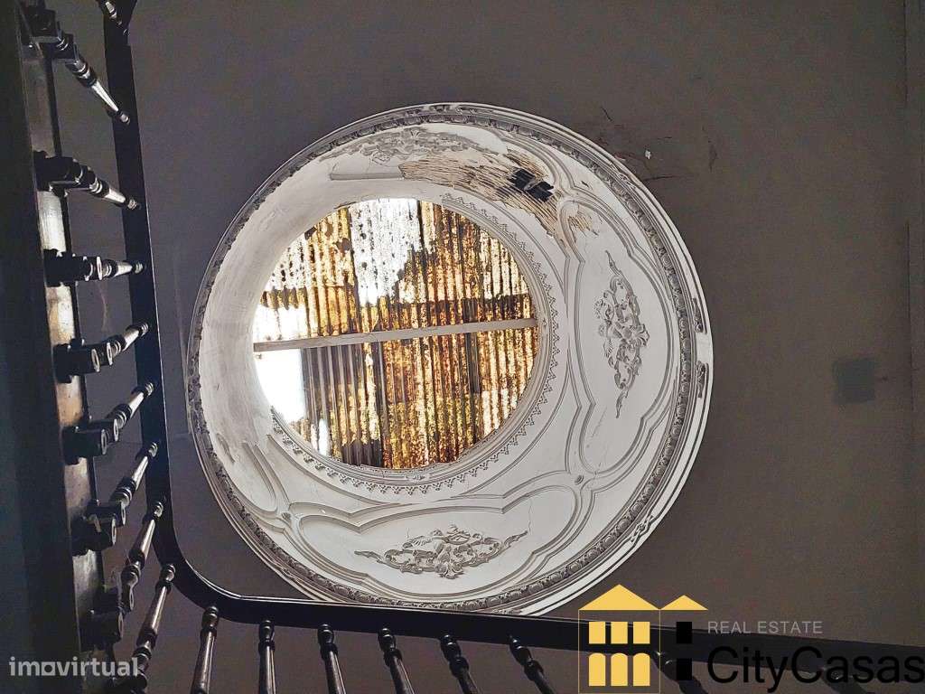 Prédio ao Campo 24 de Agosto (Porto) - Grande imagem: 2/2