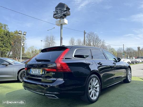 Volvo V90 2.0 T8 Momentum AWD Geartronic - 3