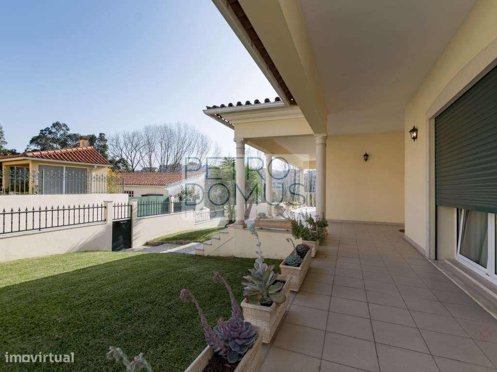 MORADIA T5 DE CAVE E R/C A 1 KM DO CENTRO DE LEIRIA - Grande imagem: 3/60