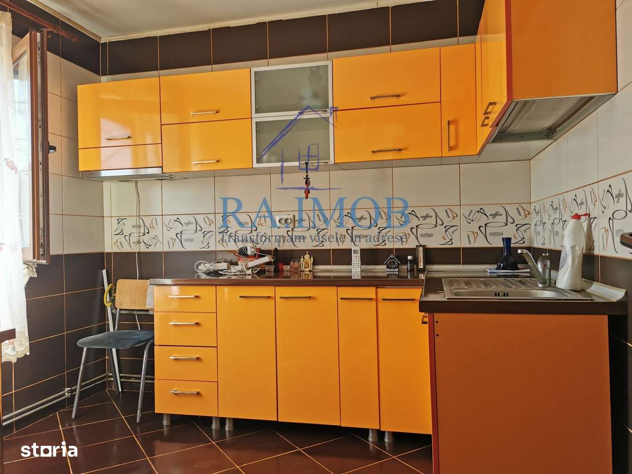 Casa 3 camere, Ultracentral Ploiesti - 125000 euro negociabil - Imagine principală: 1/16