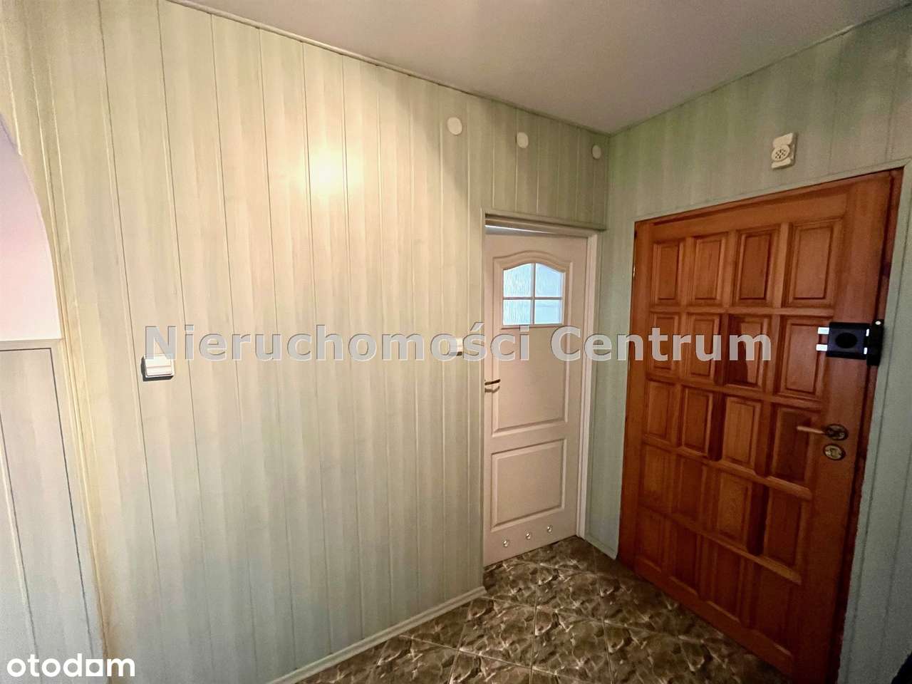 Duże mieszkanie w zabytkowej kamienicy w sercu miasta-7