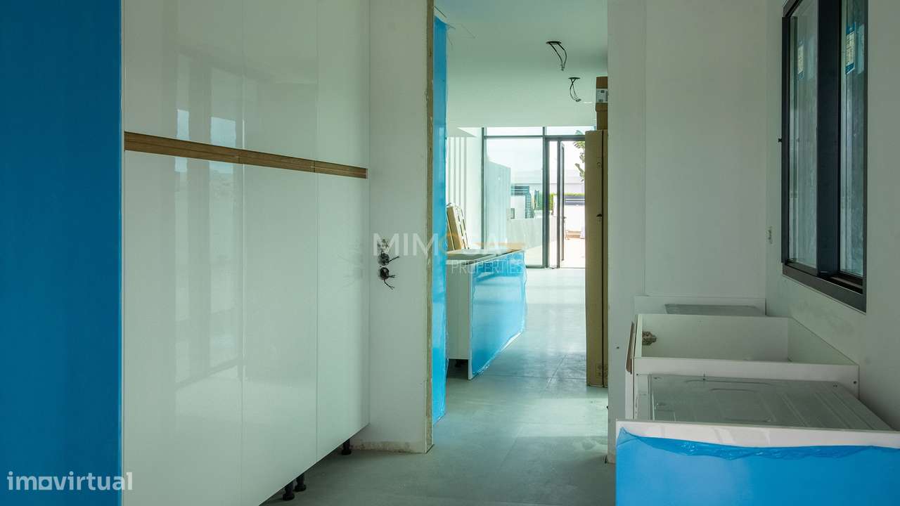 Nova Moradia T3 com Piscina e Jardim – Porto de Mós, Lagos - Grande imagem: 4/31