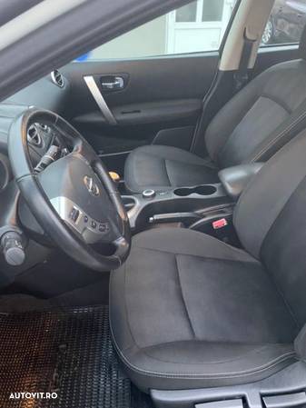 Nissan Qashqai 2.0 dCi DPF 4x4 - 12