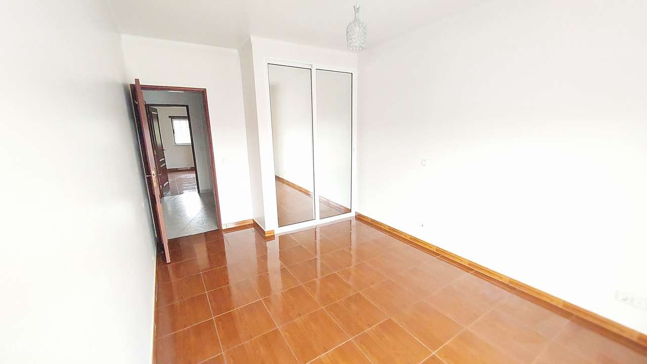 Apartamento T3 c/ garagem - centro de São Mamede - Próximo de Fátima-7