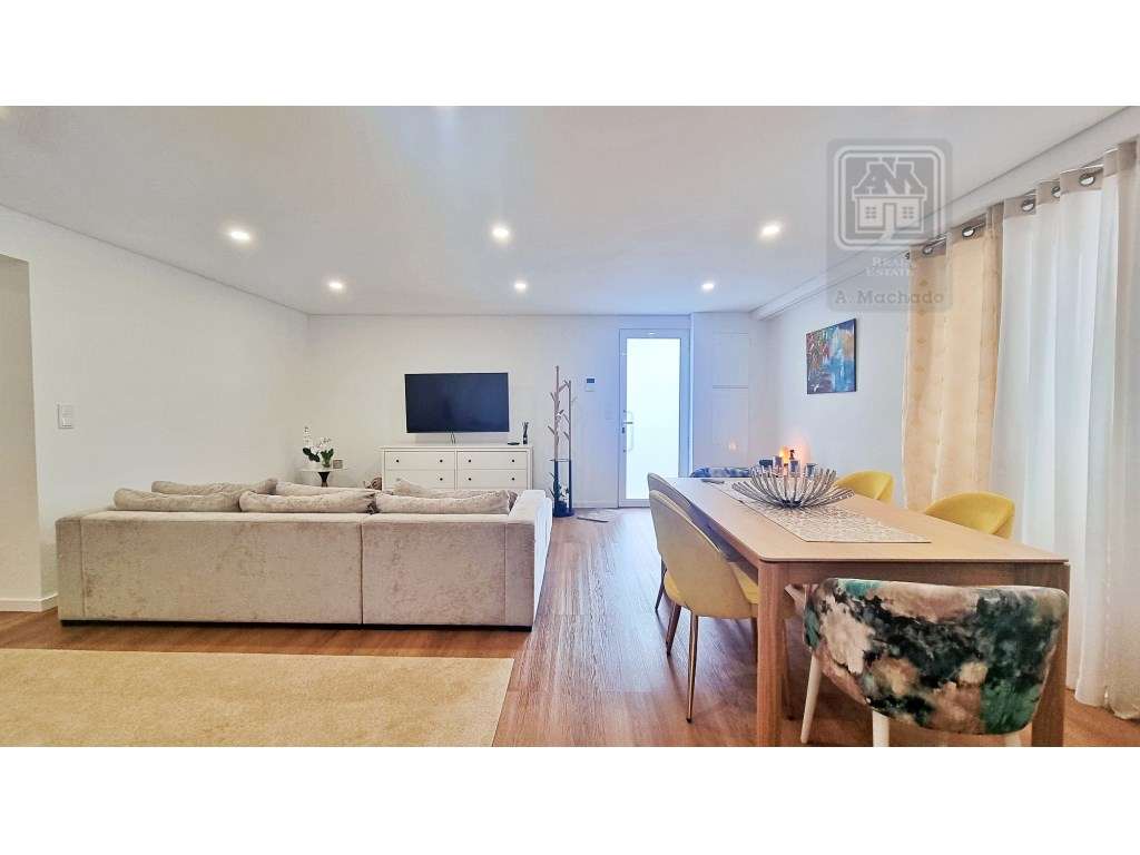 VENDA de APARTAMENTO T2 como NOVO - centro cidade Ponta Delgada (Sã...-7