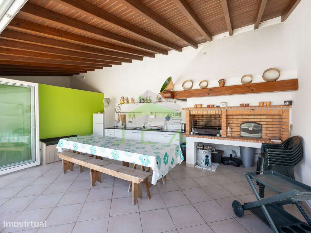 Moradia V4 com piscina e terreno a 15min de Leiria-50