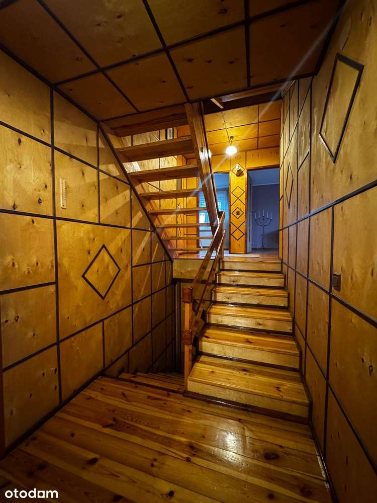 Na sprzedaż funkcjonalny dom w dobrej lokalizacji!!-9