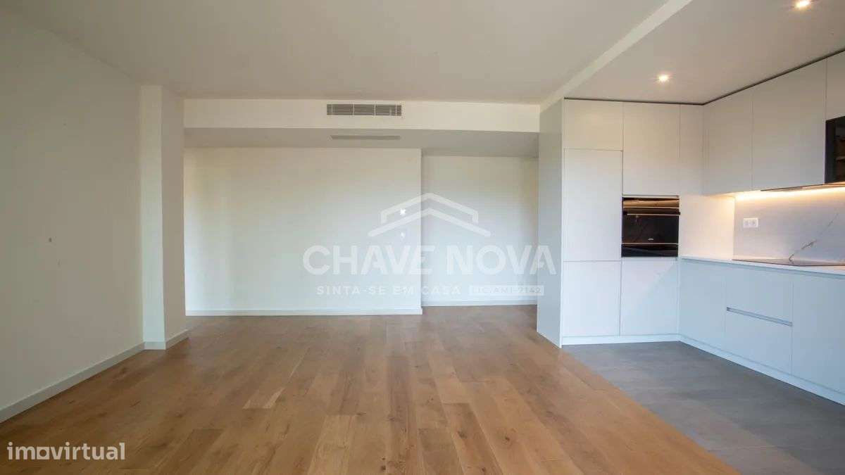 T2 c/ Garagem e Piscina em Oliveira do Douro-43