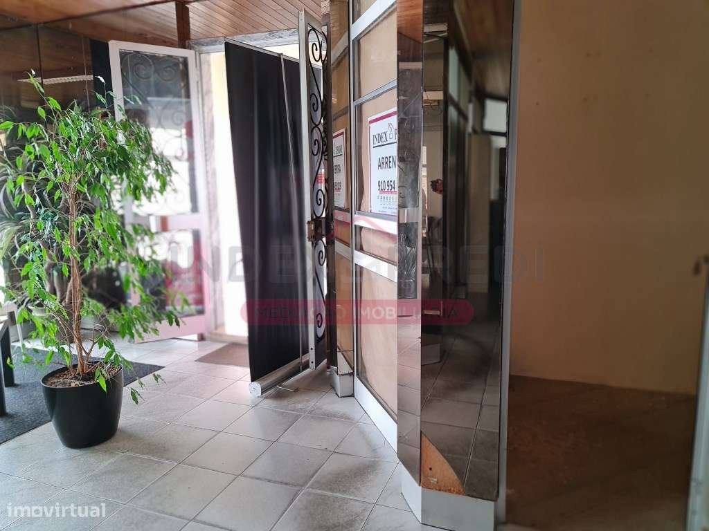 Loja Centro Comercial - F. Foz (disponível em Maio) - Grande imagem: 4/5