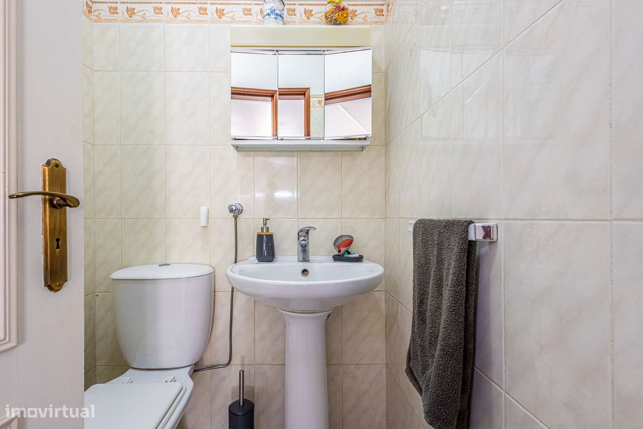 Apresento esta excelente moradia T3+1 no Cartaxo-13