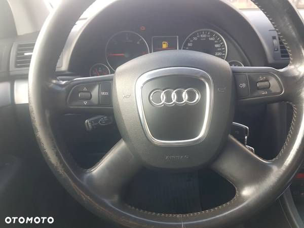 Audi A4 Avant 2.0 TDI Multitronic - 24