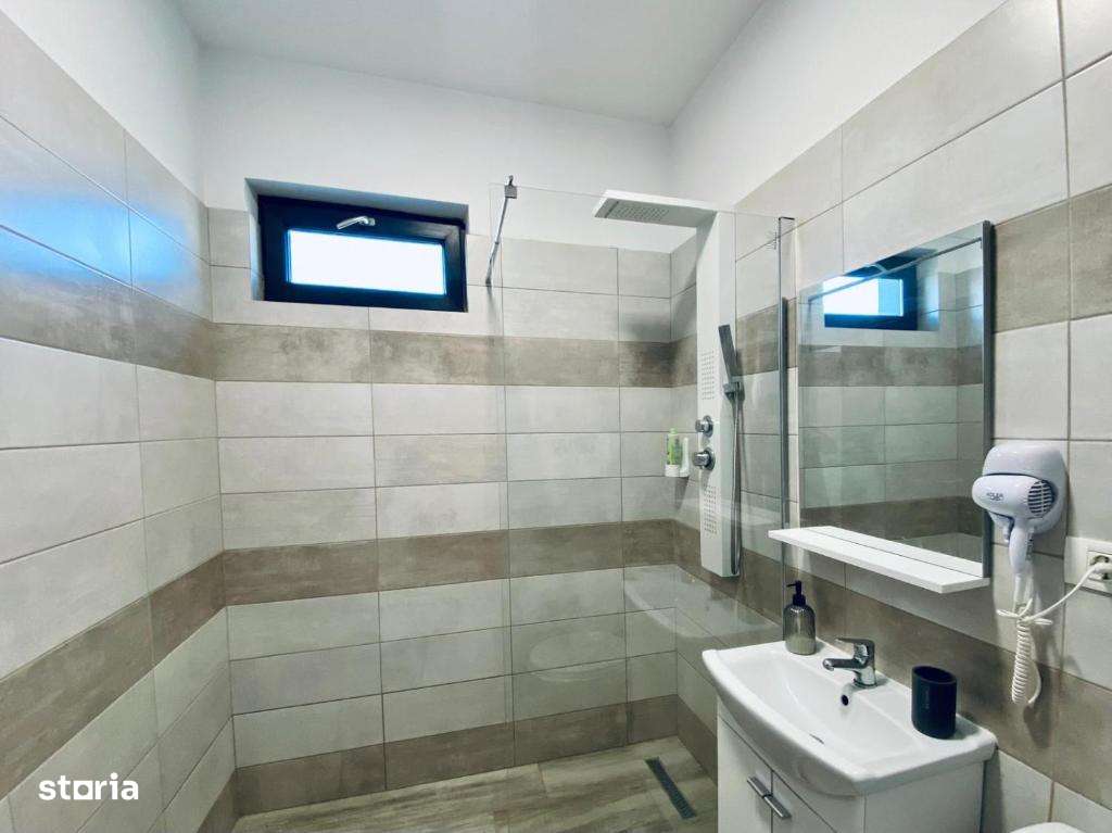 Mamaia Nord- 2 camere, mobilat-utilat, termen lung, acces usor - Imagine principală: 5/12