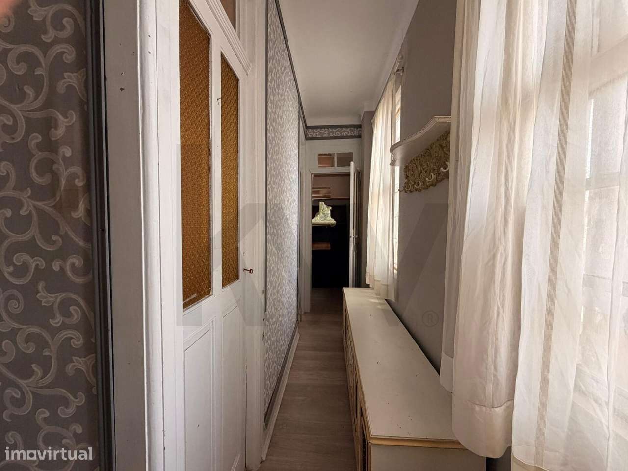 ANDAR MORADIA T2 COM CHARME PARA RENOVAR  -  PERTO DE TUDO ! - Grande imagem: 4/17