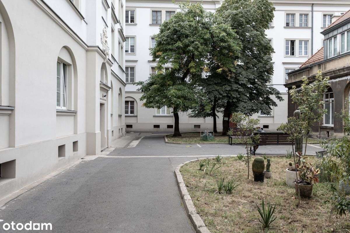 Przestrzeń z duszą w sercu Pragi | 100 m² | Balkon-0